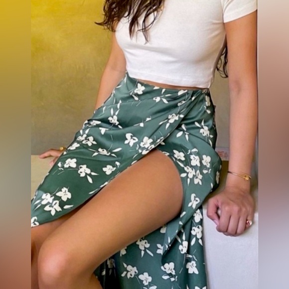 Urban Outfitters Dresses & Skirts - Urban Outfitters Silk Green with cream flowers skirt with slit, size: small